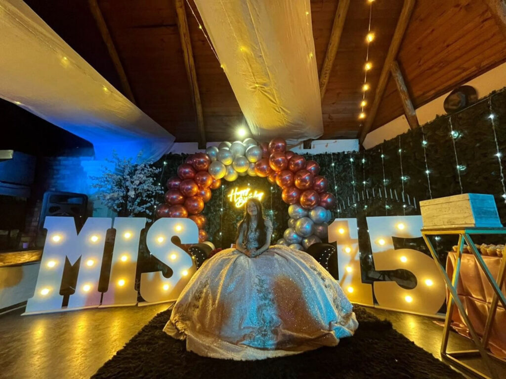 Organización de quince años en La Calera